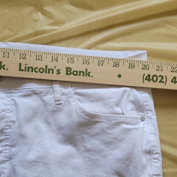 Women's White Jeans - Picture 5 of 8